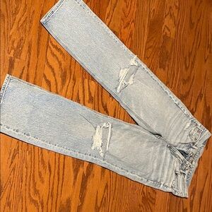 American Eagle Outfitters Women's Straight Leg Jeans in Faded Blue